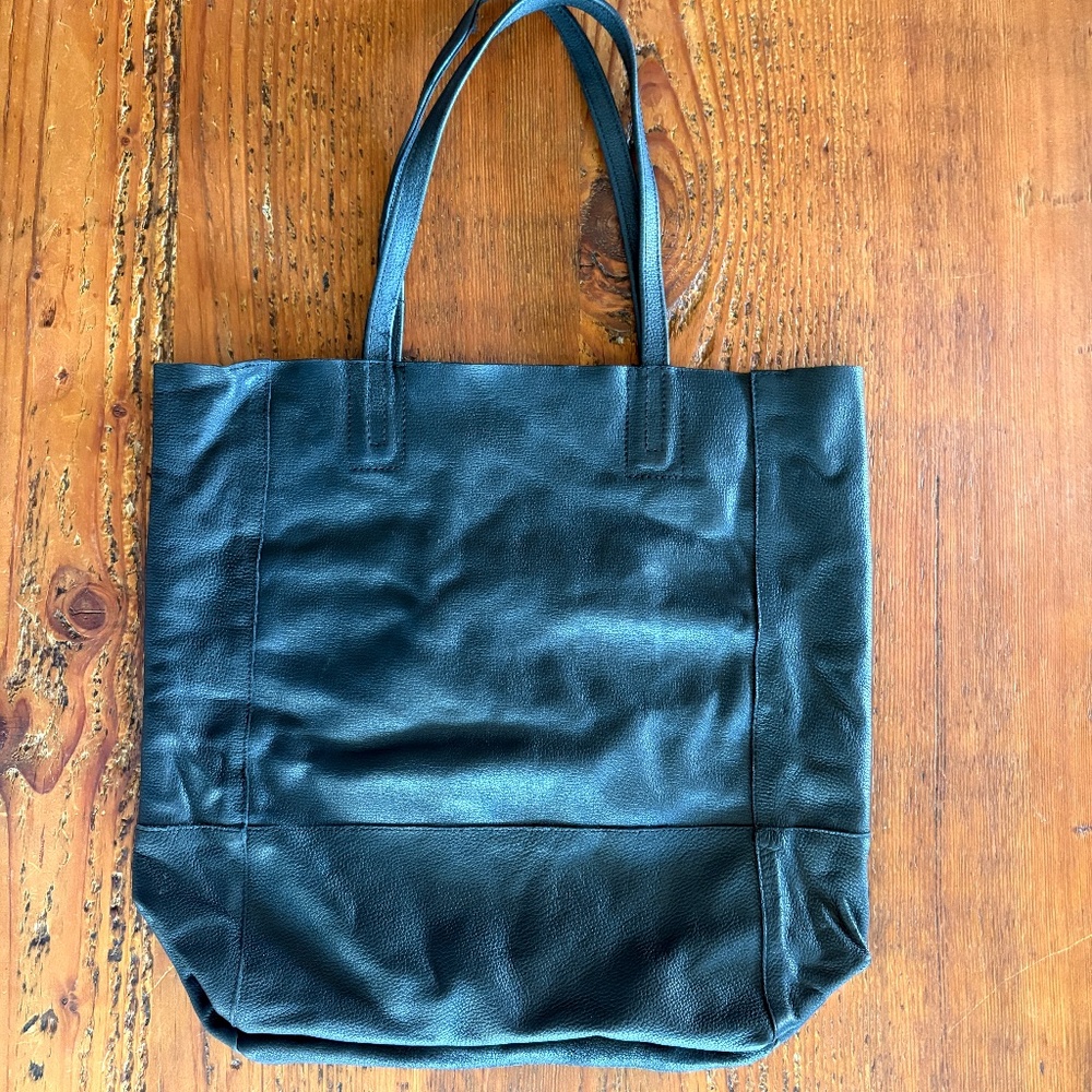 Sseko Leather Tote Bag in Black with Flaw